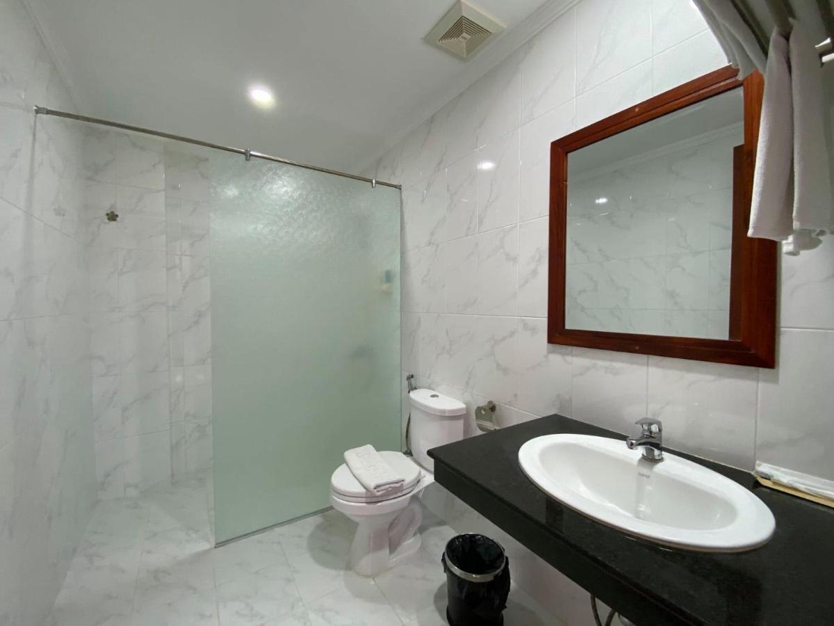Centrana Hotel Phnom Penh Eksteriør bilde